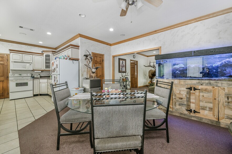 More Photos Of 11616 Tanglewood Rd, Amarillo Office For Sale