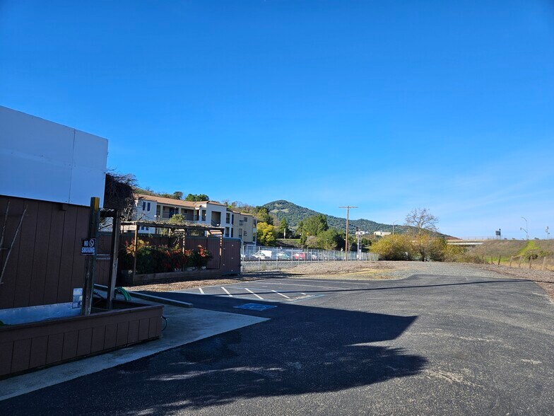 More Photos Of 998 Rush Creek Pl, Novato Land For Lease