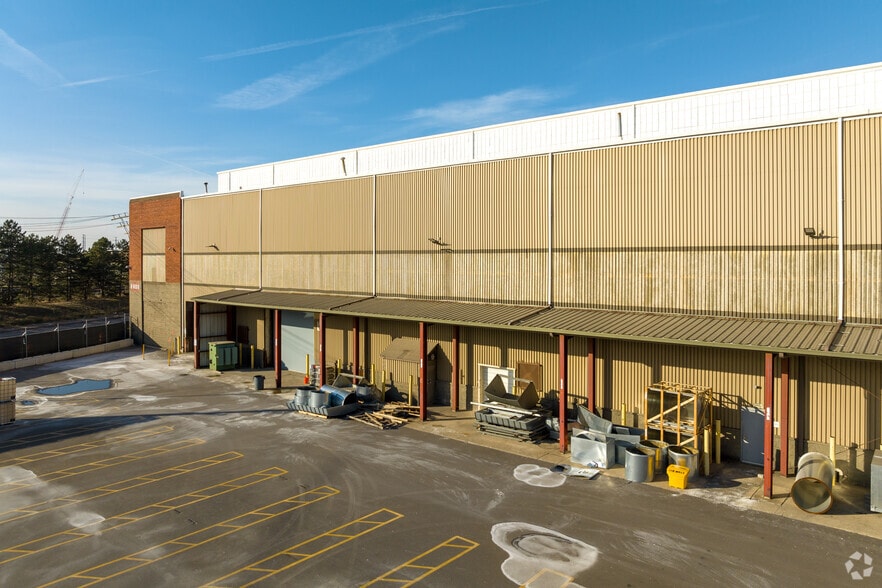 More Photos Of 6600 Mount Elliott St, Detroit Warehouse For Lease