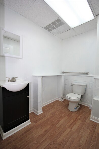 More Photos Of 1823 N Main St, Dayton Daycare Center For Sale