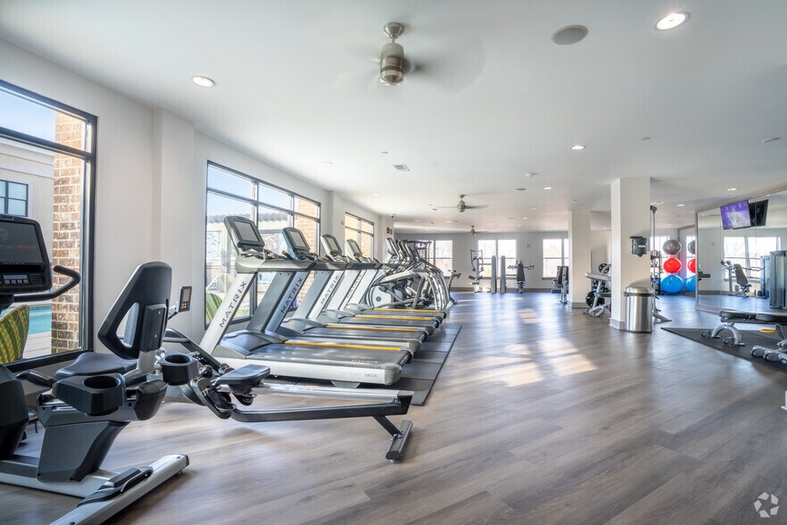 More Photos Of 6000 Avalon Blvd, Alpharetta Storefront Retail Office For Lease