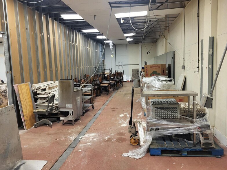 More Photos Of 4780 Crayton Ave, Cleveland Warehouse For Lease