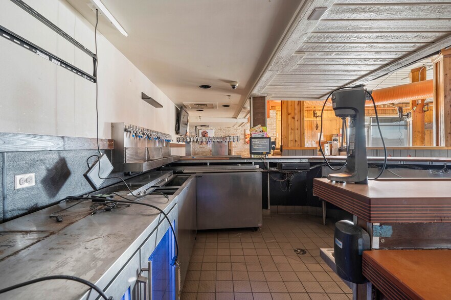 More Photos Of 4950 S Loop 289, Lubbock Restaurant For Lease