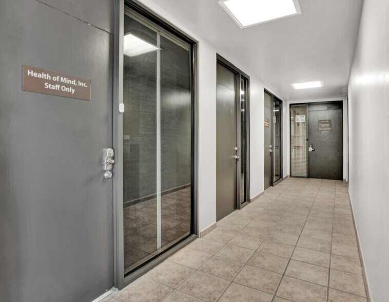 More Photos Of 8370 W Flagler St, Miami Medical For Lease