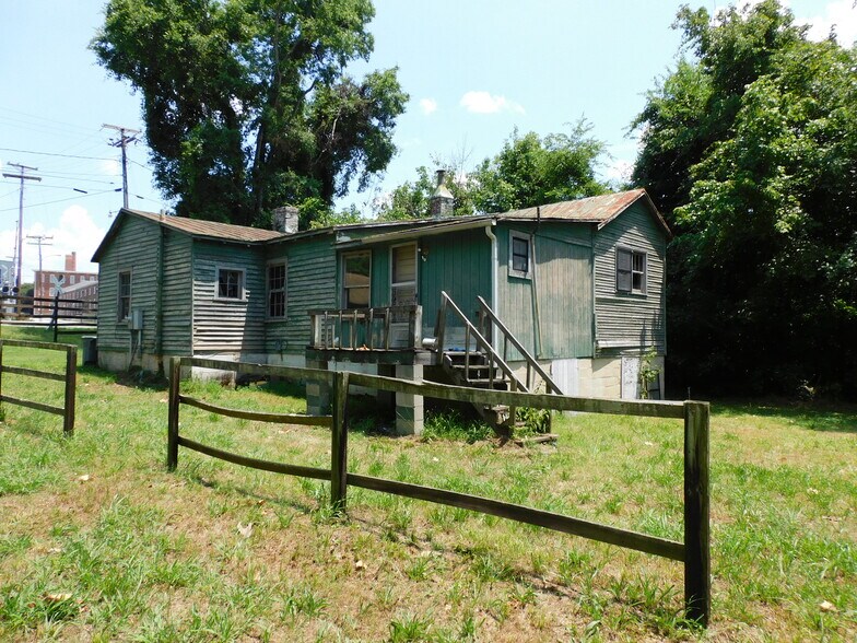 More Photos Of 530 Summit dr, South Boston Warehouse For Sale