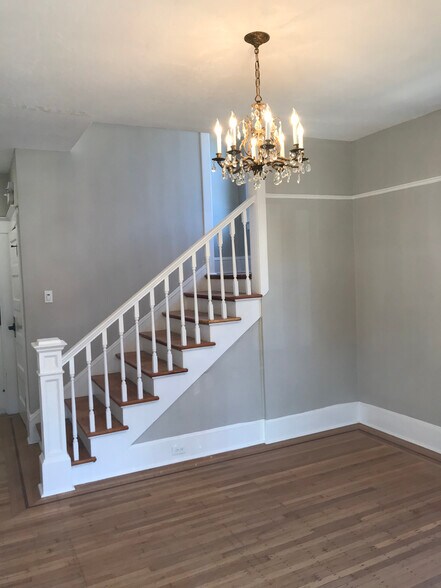 More Photos Of 1035 SE 14th Ave, Portland Apartments For Sale