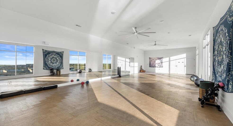 More Photos Of 4361 S Congress Ave, Austin Apartments For Sale
