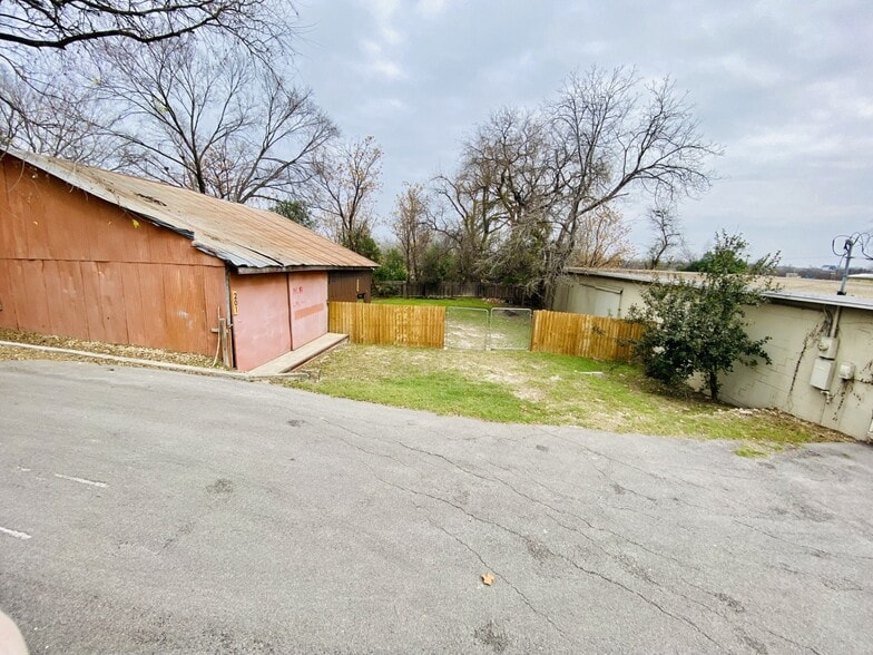 More Photos Of 635 Hill Ave, New Braunfels Loft Creative Space For Lease