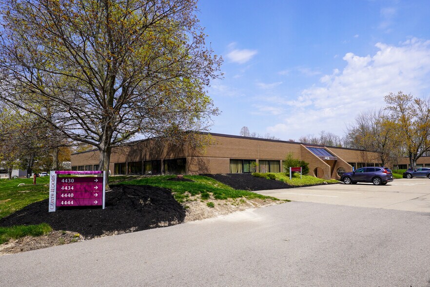 More Photos Of 4430-4438 Carver Woods Dr, Blue Ash Office For Sale