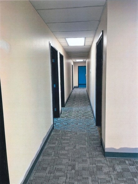 More Photos Of 1020 Woodman Dr, Dayton Office For Lease