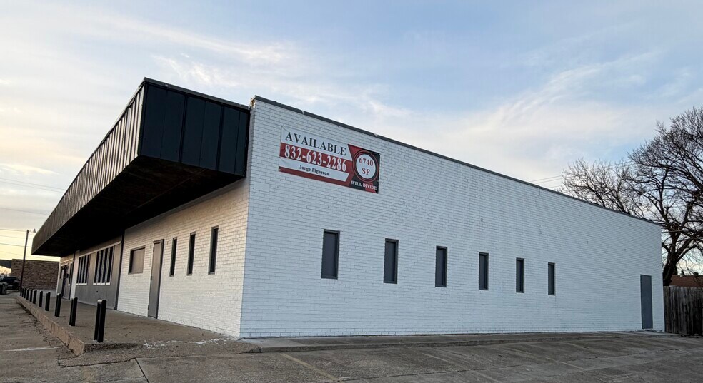 More Photos Of 612 Michael Dr, Everman Freestanding For Lease