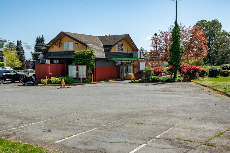 More Photos Of 130 Terminal Av N, Nanaimo General Retail For Sale