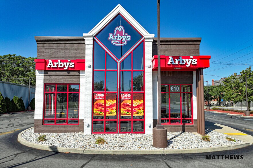 More Photos Of 610 Jefferson Blvd, Fort Wayne General Retail For Sale