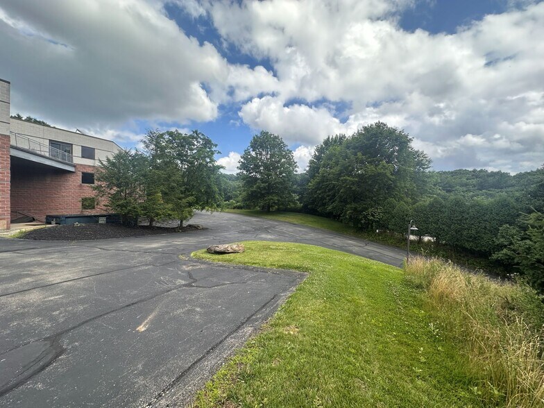 More Photos Of 4378 Craighead Rd, Allison Park Office For Lease