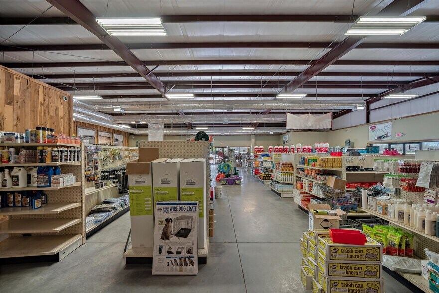 More Photos Of 150 Main St, Clarksville General Retail For Sale