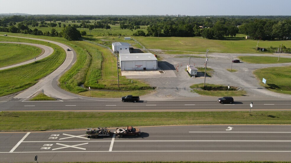 More Photos Of 120 W Peak Blvd, Muskogee Freestanding For Sale