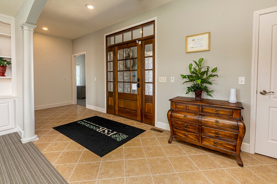 More Photos Of 2801 17th St, Marion Medical For Sale