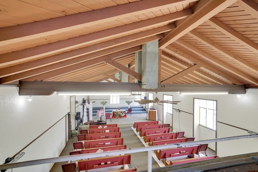 More Photos Of 109 S Aprilia Ave, Compton Religious Facility For Sale