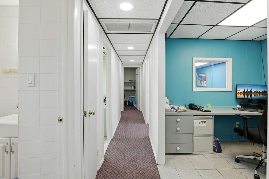 More Photos Of 4169 Iris Pl, Bethpage Medical For Sale