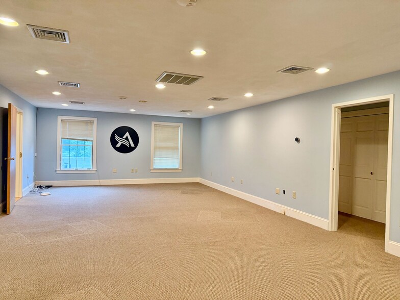 More Photos Of 1624 Sudbury Rd, Concord Office For Lease