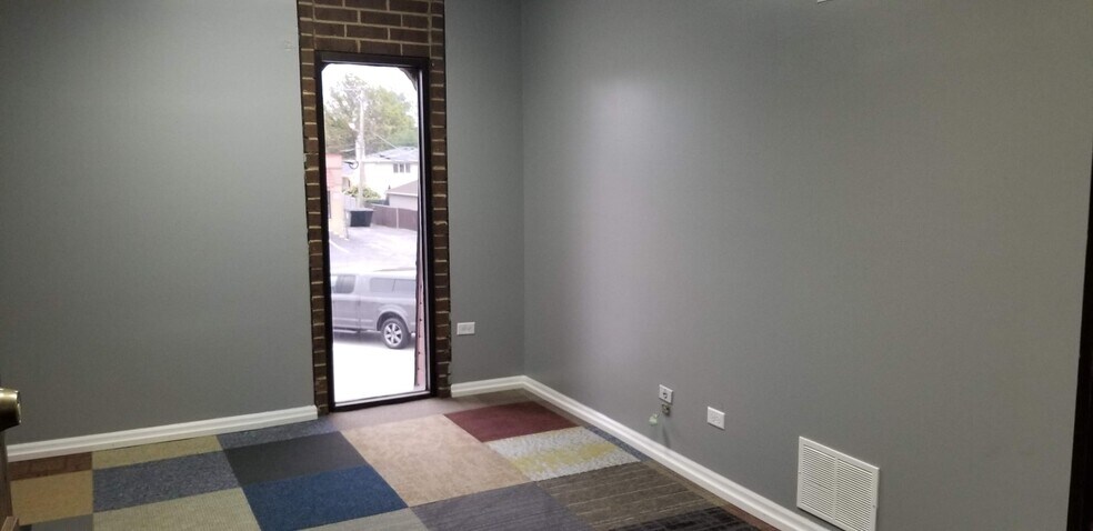 More Photos Of 4647 W 103 St, Oak Lawn Medical For Sale