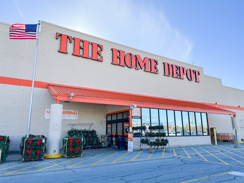 More Photos Of 999 Elmhurst Rd, Mount Prospect Unknown For Lease