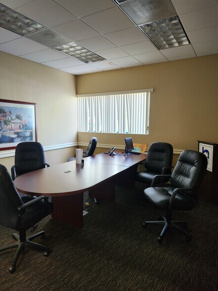 More Photos Of 2820 Reynolds Dr, Fort Pierce Warehouse For Lease