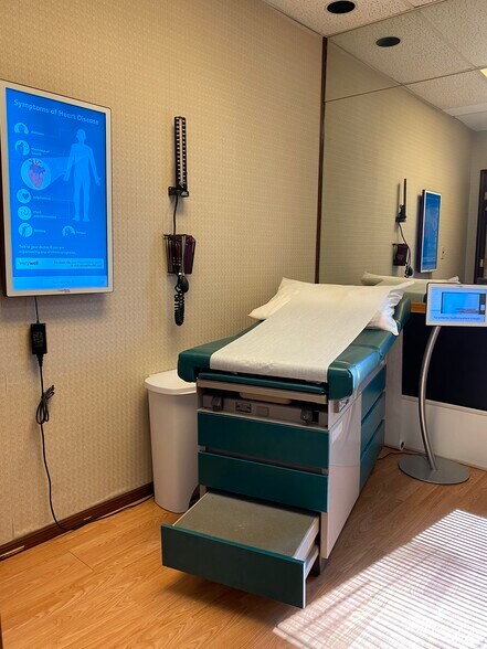 More Photos Of 2012 Harobi Dr, Tucker Medical For Sale