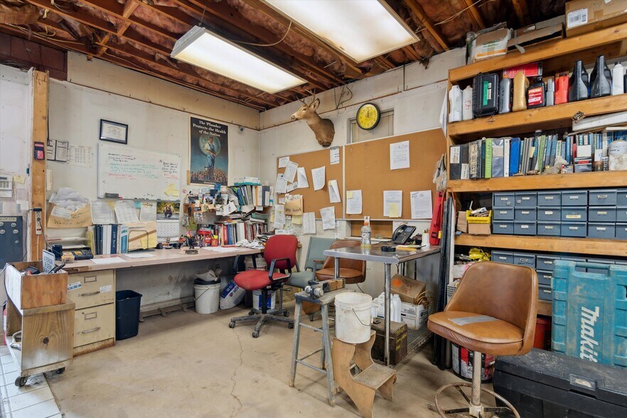 More Photos Of 1641 Saw Mill Run Blvd, Pittsburgh Flex For Sale