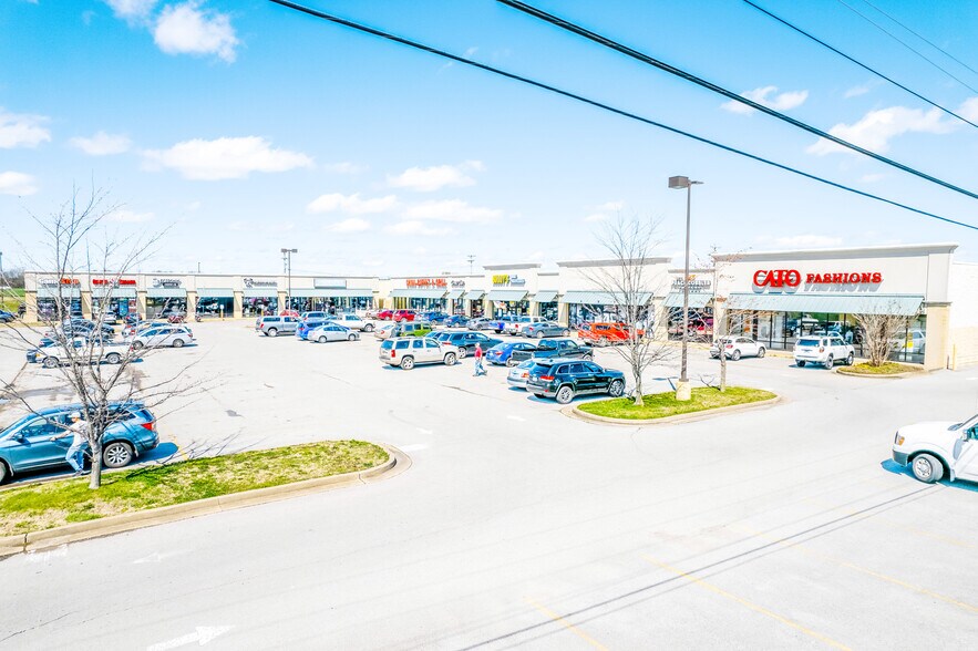 More Photos Of 3250 E Main St, Uvalde Storefront For Sale