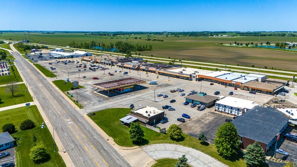 More Photos Of 1925-2141 S Main St, Morton Unknown For Lease