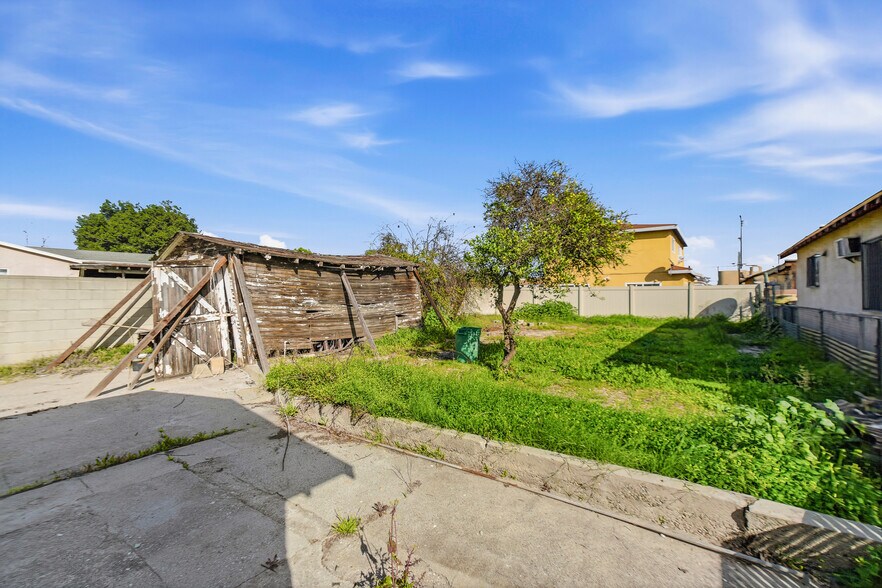 More Photos Of 1028 S Gage Ave, Los Angeles Land For Sale