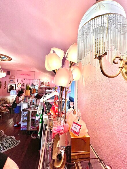 More Photos Of 1628 S 1st St, Austin Storefront Retail Residential For Sale