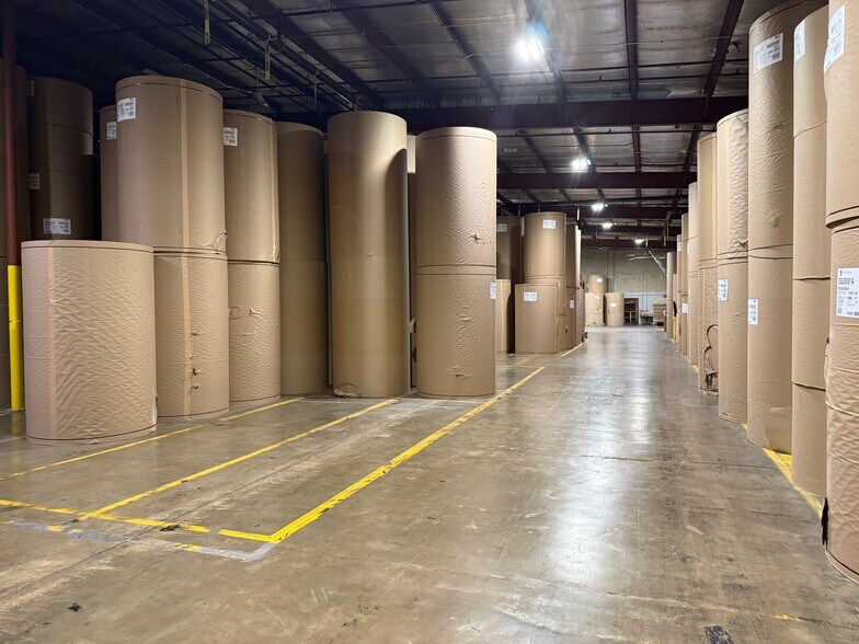More Photos Of 1940 Jefferson St, Wisconsin Rapids Distribution For Sale