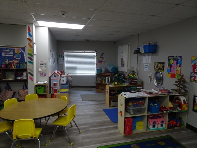 More Photos Of 4223 Cane Run Rd, Louisville Daycare Center For Sale