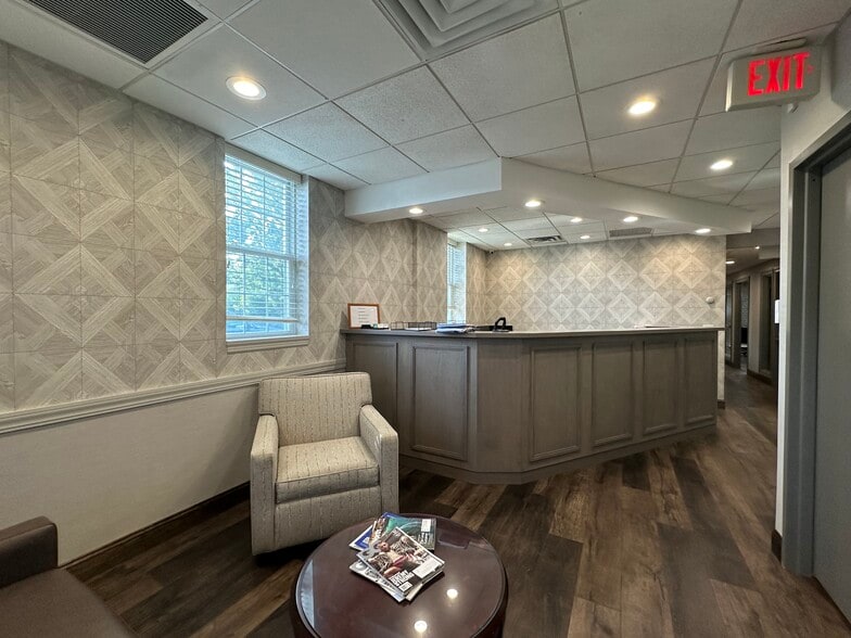 More Photos Of 394 Old Country Rd, Garden City Office For Sale