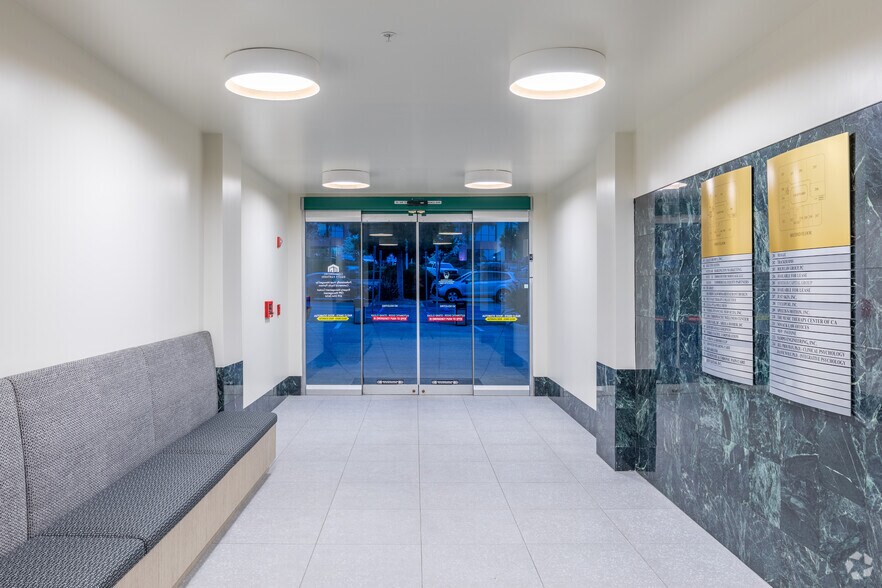 More Photos Of 171 Saxony Rd, Encinitas Medical For Lease