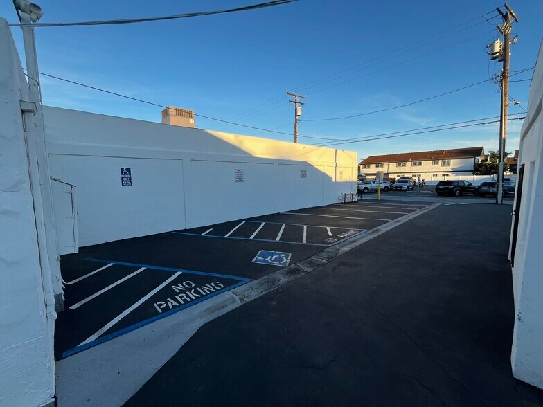 More Photos Of 1810 Newport Blvd, Costa Mesa General Retail For Sale