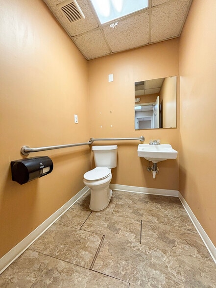 More Photos Of 115 S Munford St, Covington Medical For Sale