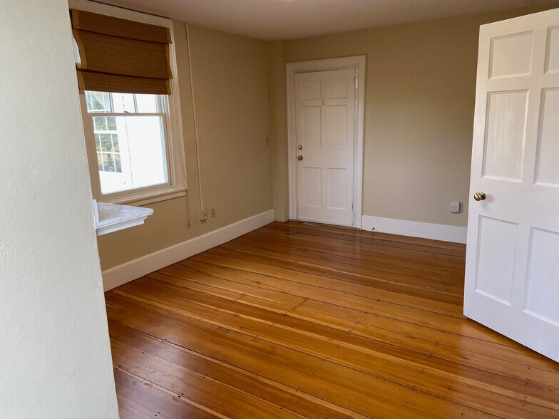 More Photos Of 510 Main St, Gorham Office For Lease