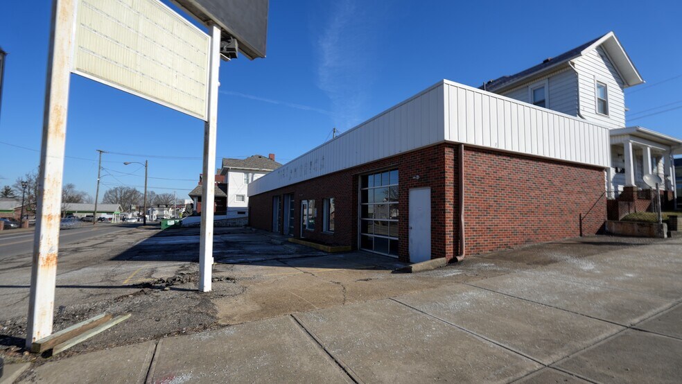 More Photos Of 1105 Wheeling Ave, Cambridge Auto Repair For Sale