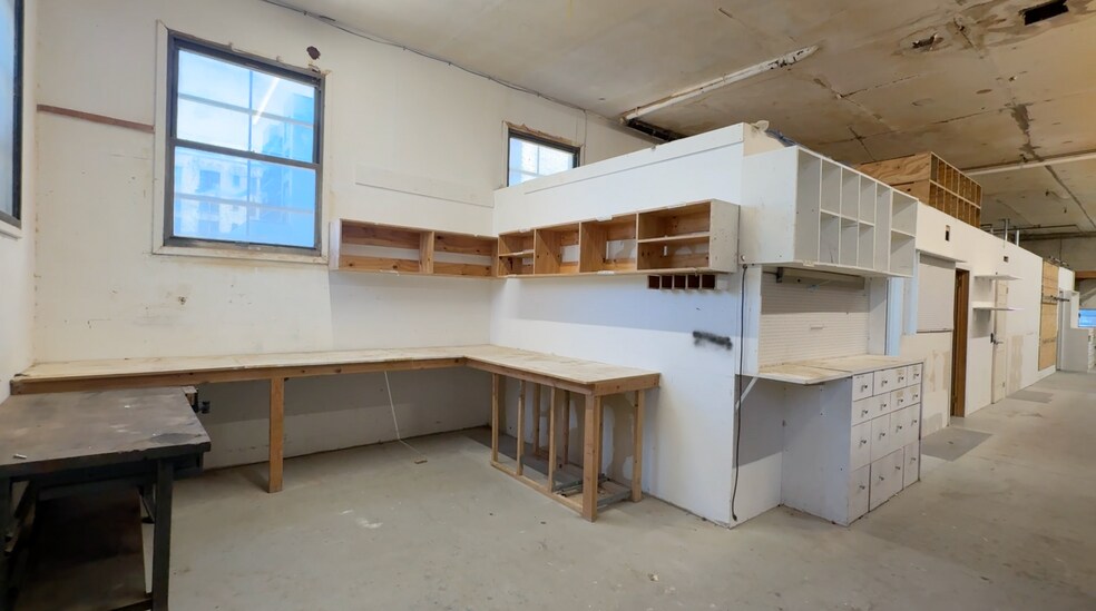 More Photos Of 3836 Crescent St, Long Island City Warehouse For Sale