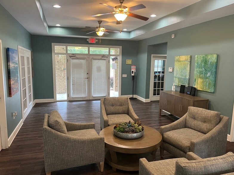 More Photos Of 500 Mendel Ave, Thomson Apartments For Sale