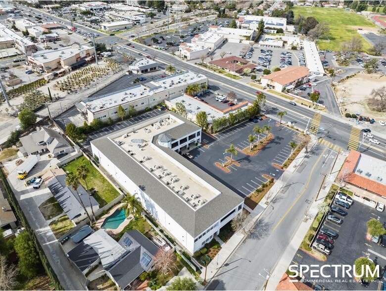 More Photos Of 23206 Lyons Ave, Santa Clarita Medical For Lease