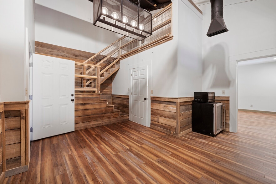 More Photos Of 226 W Washington St, Madison Freestanding For Sale