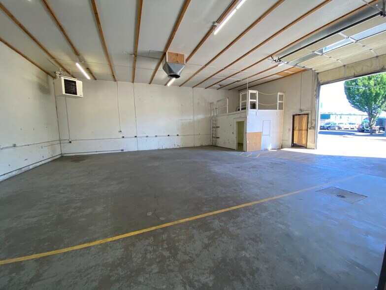 More Photos Of 651 N Russell St, Portland Industrial For Lease