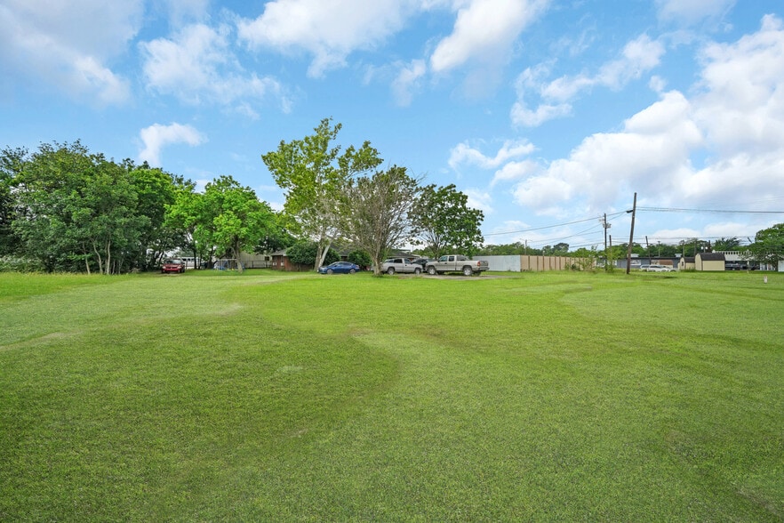 More Photos Of 1603 Shaver St, Pasadena Warehouse For Sale
