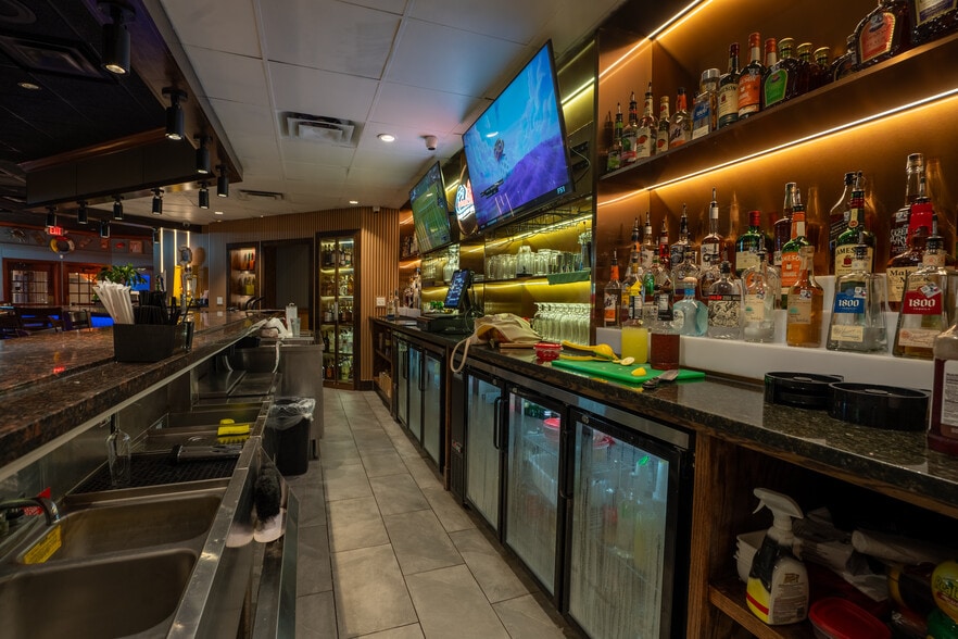 More Photos Of 4002 Spencer Hwy, Pasadena Restaurant For Lease