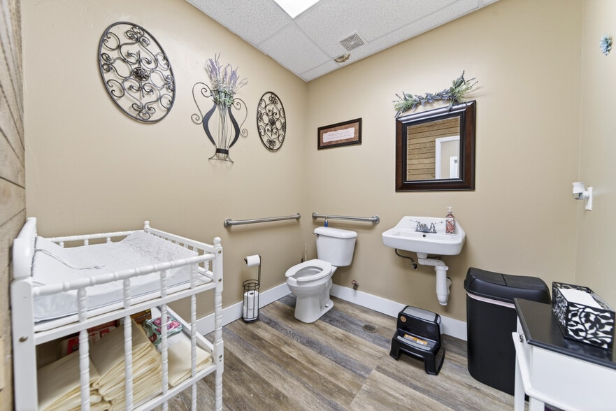 More Photos Of 4979B Lebanon Pike, Old Hickory Storefront For Sale