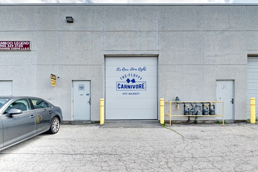 More Photos Of 3145 Dundas St W, Mississauga Storefront Retail Office For Lease